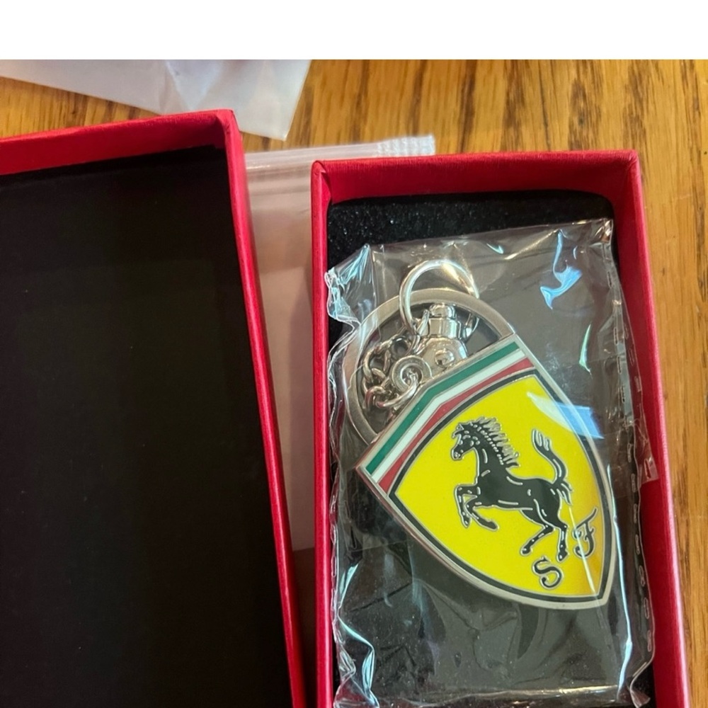 Scuderia Ferrari Yellow and Black Keychain Collection - Picture 3 of 3